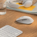 Chuột Không Dây Logitech Signature Comfort M840L Off-white (Bluetooth, 4000 DPI, Quiet Clicks, Pin AA)