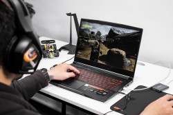 Laptop gaming MSI Thin GF63 11UC 1228VN (i7-11700H, Ram 8GB, ổ cứng 512GB, màn hình 15.6inch FHD 144Hz, Vga 3050 4GB, Win 11 bản quyền)