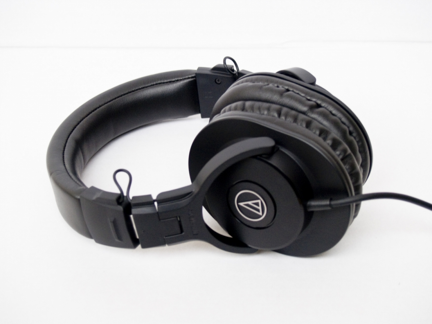Tai nghe kiểm âm chuyên nghiệp Audio-Technica ATH-M30X, 1300mW, jack cắm  3.5 + 6.5mm, màu đen